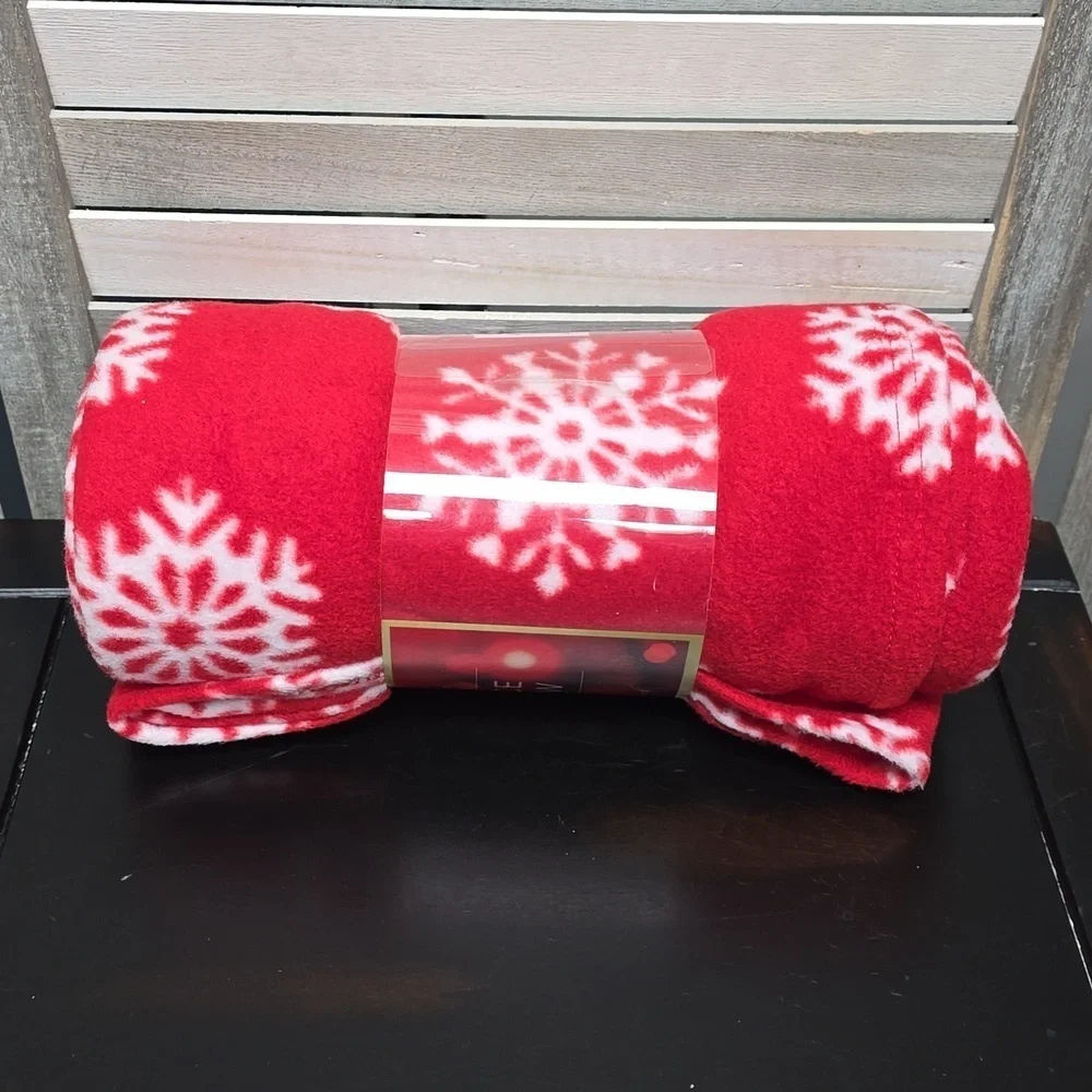 Fleece Snowflake Throw | Holiday Classics | 46